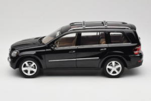 Mercedes GL X164 Obsidian Black Minichamps 1:18 B66962334 Metalas - nuotrauka 4 iš 8