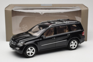 Mercedes GL X164 Obsidian Black Minichamps 1:18 B66962334 Metalas - nuotrauka 8 iš 8