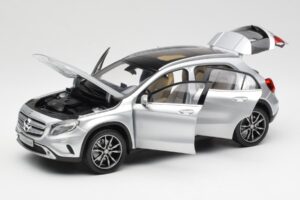 Mercedes GLA X156 Polar Sidabrinis Metalinis Norev 1:18 B66960267 Metalas - nuotrauka 2 iš 8