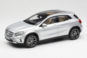 Mercedes GLA X156 Polar Sidabrinis Metalinis Norev 1:18 B66960267 Metalas