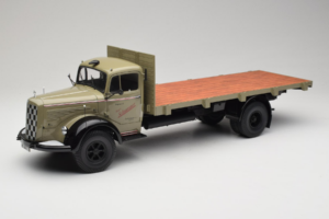 Mercedes L6600 Rungewagen Pilkas Juodas Minichamps 1:18 109031050-R1 Metalas