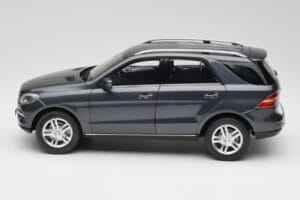 Mercedes M-Class W164 Grey Metallic Minichamps 1:18 100030100 Metalas - nuotrauka 4 iš 8