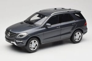 Mercedes M-Class W164 Grey Metallic Minichamps 1:18 100030100 Metalas