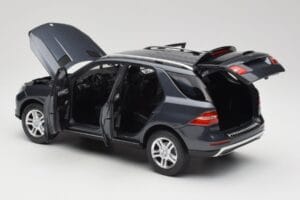 Mercedes M-Class W164 Grey Metallic Minichamps 1:18 100030100 Metalas - nuotrauka 5 iš 8