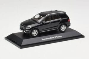 Mercedes M-Class W166 Obsidian Black Metallic Minichamps 1:43 B66960060 Metalas - nuotrauka 2 iš 4