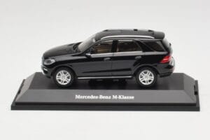 Mercedes M-Class W166 Obsidian Black Metallic Minichamps 1:43 B66960060 Metalas