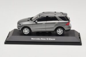 Mercedes M-Class W166 Palladium Silver Metallic Minichamps 1:43 B66960061 Metalas