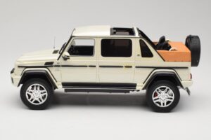 Mercedes Maybach G650 Landaulet W463 Baltas Schuco 1:18 450017800 Metalas - nuotrauka 3 iš 6