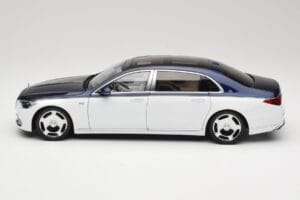 Mercedes Maybach S-Class Z223 Nautical Blue Diamond White Almost Real 1:18 820126 Metalas - nuotrauka 4 iš 8