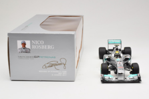 Mercedes MGP W02 #8 N. Rosberg Mercedes GP 2011 Minichamps 1:18 110110008 Metalas - nuotrauka 6 iš 7