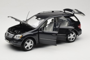 Mercedes ML W164 Obsidian Black Prekybos Atstovų Leidimas Minichamps 1:18 B66962321 Metalas - nuotrauka 2 iš 8