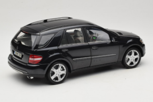 Mercedes ML W164 Obsidian Black Prekybos Atstovų Leidimas Minichamps 1:18 B66962321 Metalas - nuotrauka 3 iš 8