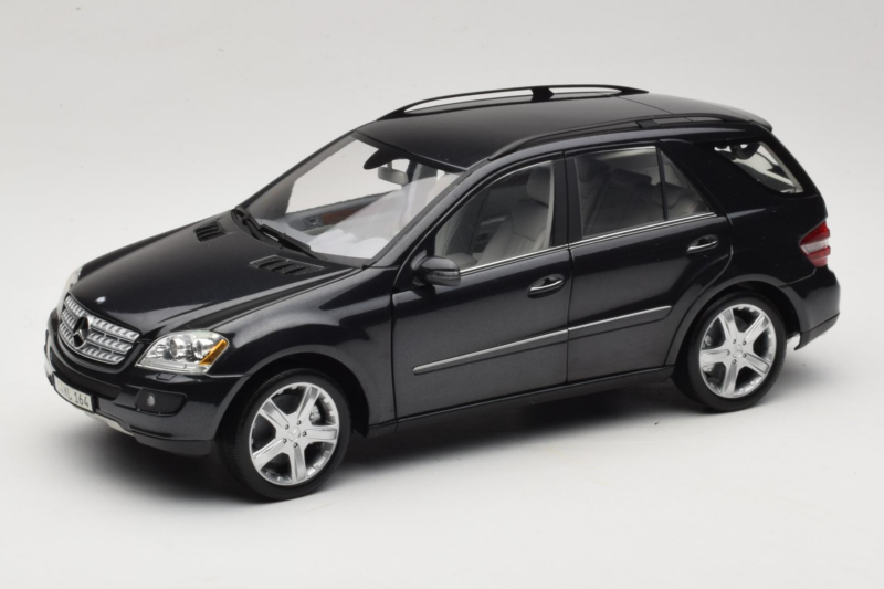 Mercedes ML W164 Obsidian Black Prekybos Atstovų Leidimas Minichamps 1:18 B66962321 Metalas