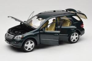 Mercedes ML W164 Green Metallic Minichamps 1:18 150034502 Metalas - nuotrauka 2 iš 8