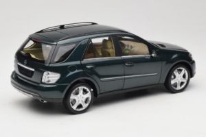 Mercedes ML W164 Green Metallic Minichamps 1:18 150034502 Metalas - nuotrauka 3 iš 8