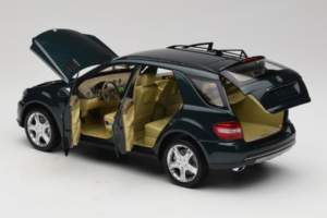 Mercedes ML W164 Green Metallic Minichamps 1:18 150034502 Metalas - nuotrauka 5 iš 8