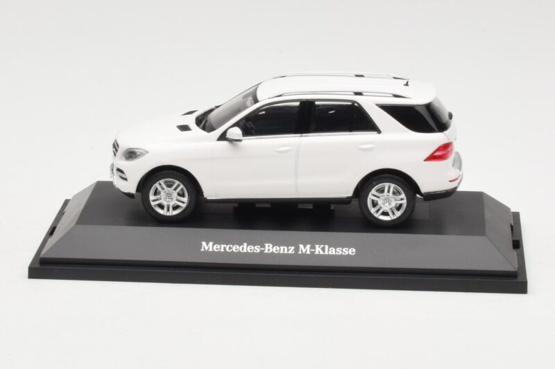 Mercedes ML W166 Calcit White Minichamps 1:43 B66960062 Metalas