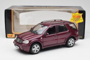 Mercedes ML55 AMG W163 Violetinis Maisto 1:18 31876 Metalas - nuotrauka 8 iš 8