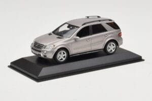 Mercedes ML63 AMG W164 Pilkas Metallic Minichamps 1:43 400034570 Metalas - nuotrauka 2 iš 4