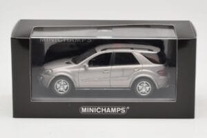 Mercedes ML63 AMG W164 Pilkas Metallic Minichamps 1:43 400034570 Metalas - nuotrauka 4 iš 4