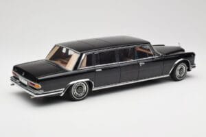 Mercedes 600 Pullman W100 Juodas AUTOart 1:18 76197 Metalas - nuotrauka 3 iš 8