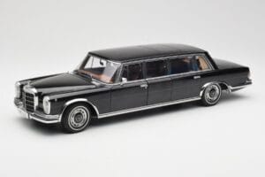 Mercedes 600 Pullman W100 Juodas AUTOart 1:18 76197 Metalas
