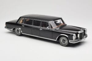Mercedes 600 Pullman W100 Juodas AUTOart 1:18 76197 Metalas - nuotrauka 6 iš 8