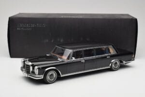 Mercedes 600 Pullman W100 Juodas AUTOart 1:18 76197 Metalas - nuotrauka 8 iš 8