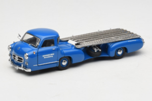 Mercedes Renntransporter Blue Wonder CMC 1:43 M-036K Metalas