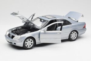 Mercedes S-Class W220 Šviesiai Mėlynas Maisto 1:18 56050 Metalas - nuotrauka 2 iš 8