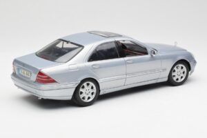 Mercedes S-Class W220 Šviesiai Mėlynas Maisto 1:18 56050 Metalas - nuotrauka 3 iš 8