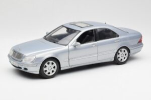 Mercedes S-Class W220 Šviesiai Mėlynas Maisto 1:18 56050 Metalas