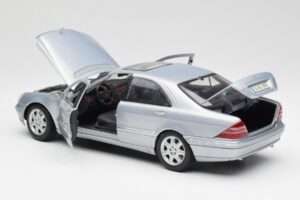 Mercedes S-Class W220 Šviesiai Mėlynas Maisto 1:18 56050 Metalas - nuotrauka 5 iš 8