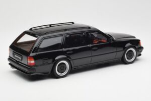 Mercedes 300 TE AMG S124 Juodas Otto 1:18 OT147 Derva - nuotrauka 2 iš 6