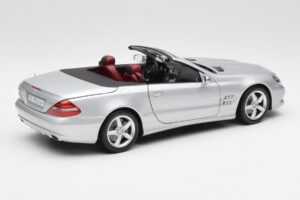 Mercedes SL 500 R230 Kabrioletas Iridium Sidabrinis Minichamps 1:18 B66962388 Metalas - nuotrauka 3 iš 8