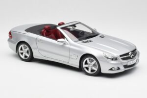Mercedes SL 500 R230 Kabrioletas Iridium Sidabrinis Minichamps 1:18 B66962388 Metalas - nuotrauka 6 iš 8