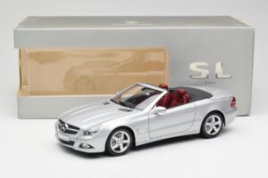 Mercedes SL 500 R230 Kabrioletas Iridium Sidabrinis Minichamps 1:18 B66962388 Metalas - nuotrauka 8 iš 8