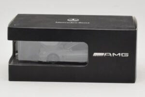 Mercedes SL 63 AMG R230 Silver Metallic Minichamps 1:43 B66960018 Metalas - nuotrauka 4 iš 4