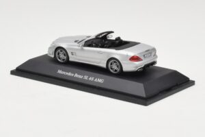 Mercedes SL 65 AMG R230 Sidabras Minichamps 1:43 B66960601 Metalas - nuotrauka 3 iš 4