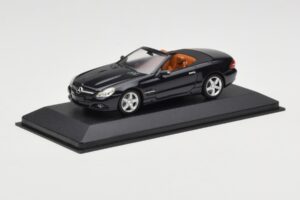 Mercedes SL R230 Juodas Minichamps 1:43 B66961922 Metalas - nuotrauka 2 iš 4