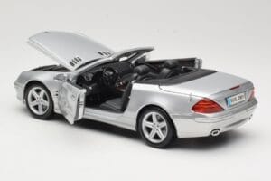 Mercedes SL R230 Sidabrinis Maisto 1:18 B66962125 Metalas - nuotrauka 5 iš 8
