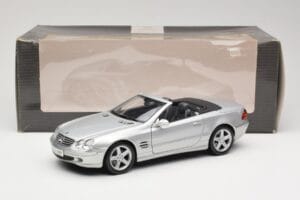 Mercedes SL R230 Sidabrinis Maisto 1:18 B66962125 Metalas - nuotrauka 8 iš 8