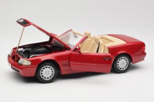 Mercedes SL500 R129 Raudonas Revell 1:18 08927 Metalas - nuotrauka 2 iš 8