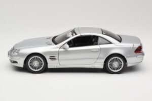 Mercedes SL55 AMG R230 Sidabrinis Maisto 1:18 36894 Metalas - nuotrauka 4 iš 8