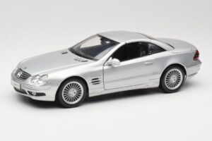 Mercedes SL55 AMG R230 Sidabrinis Maisto 1:18 36894 Metalas