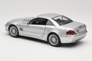 Mercedes SL55 AMG R230 Sidabrinis Maisto 1:18 36894 Metalas - nuotrauka 7 iš 8