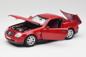 Mercedes SLK 230 R170 Raudonas Maisto 1:18 56023 Metalas - nuotrauka 3 iš 9