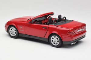 Mercedes SLK 230 R170 Raudonas Maisto 1:18 56023 Metalas - nuotrauka 8 iš 9
