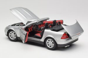 Mercedes SLK R170 Roadsteris Sidabrinis Maisto 1:18 31674 Metalas - nuotrauka 7 iš 9