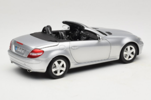 Mercedes SLK R171 Sidabrinis Minichamps 1:18 B66962318 Metalas - nuotrauka 3 iš 9